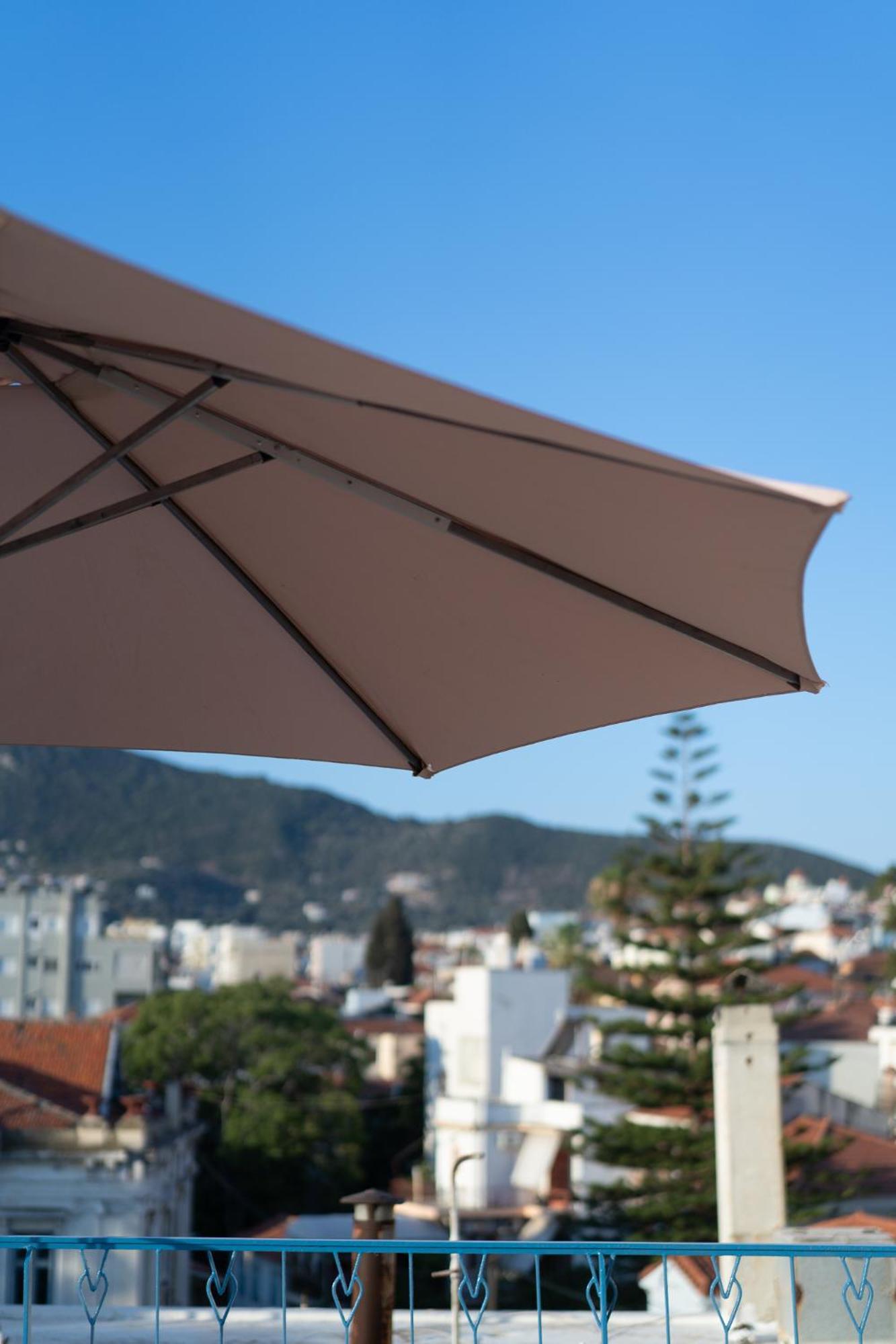 Central Mytilene City-View Apartment For 7 ภายนอก รูปภาพ