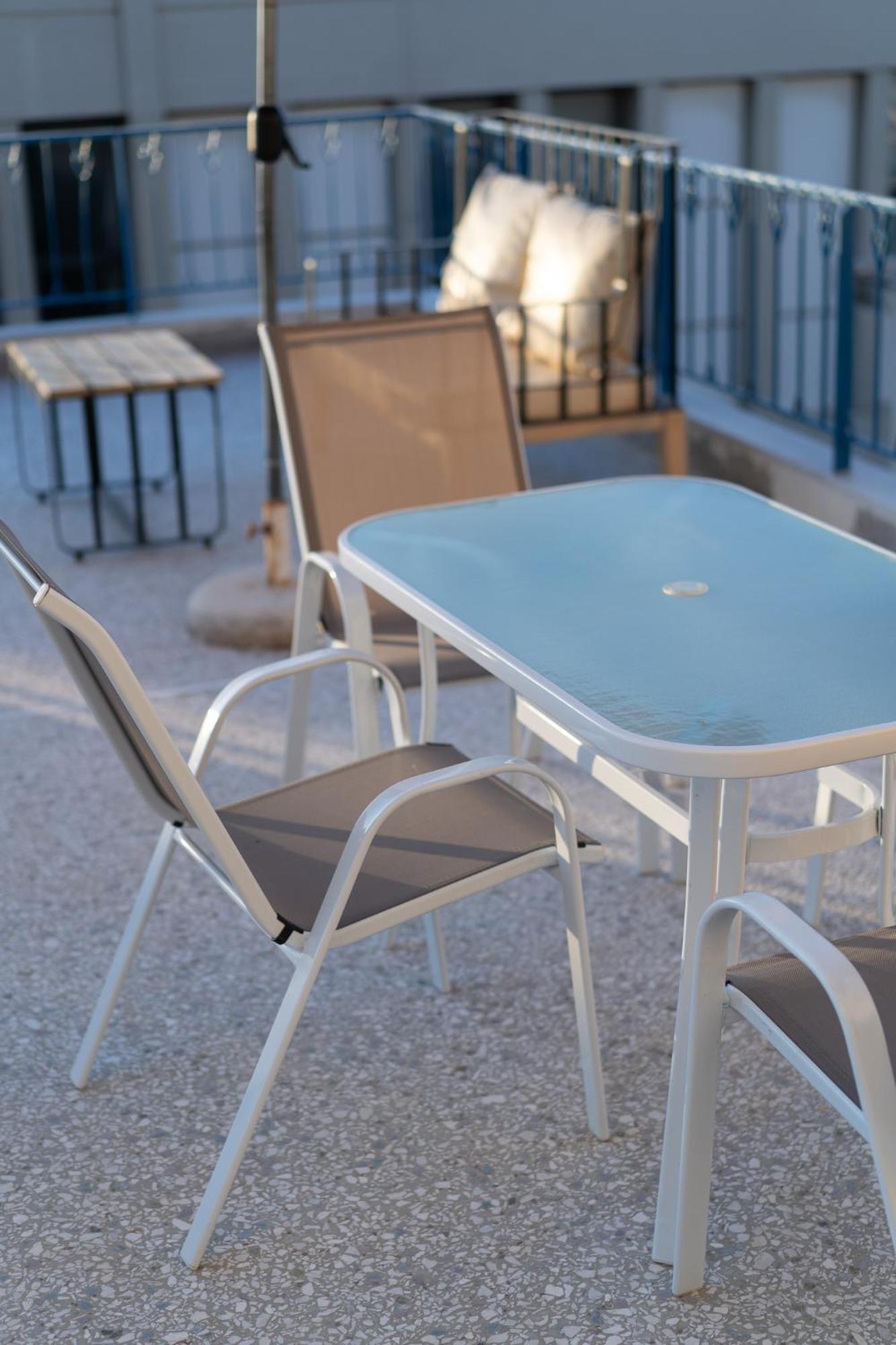 Central Mytilene City-View Apartment For 7 ภายนอก รูปภาพ